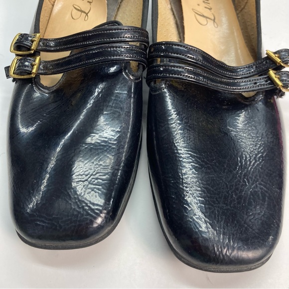Vintage Linda’s Two Buckle Black Shoes SZ 7.5 with 1 inch Heel - Picture 3 of 16